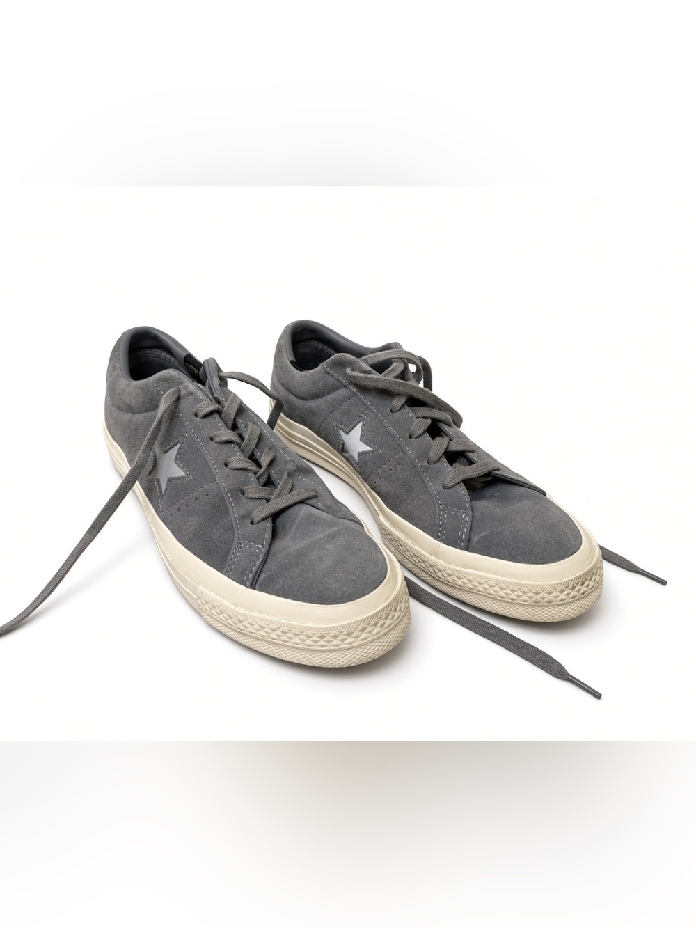 Gray Suede Low-Top Converse Sneakers with Star Accent women’s 8